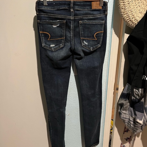 AE Jeans Size 2
Perfect condition - Picture 3 of 4